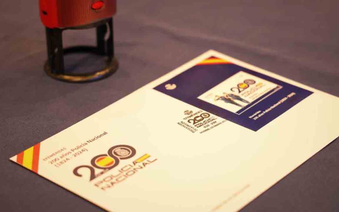 Correos emite un sello conmemorativo del Bicentenario de la Policía Nacional